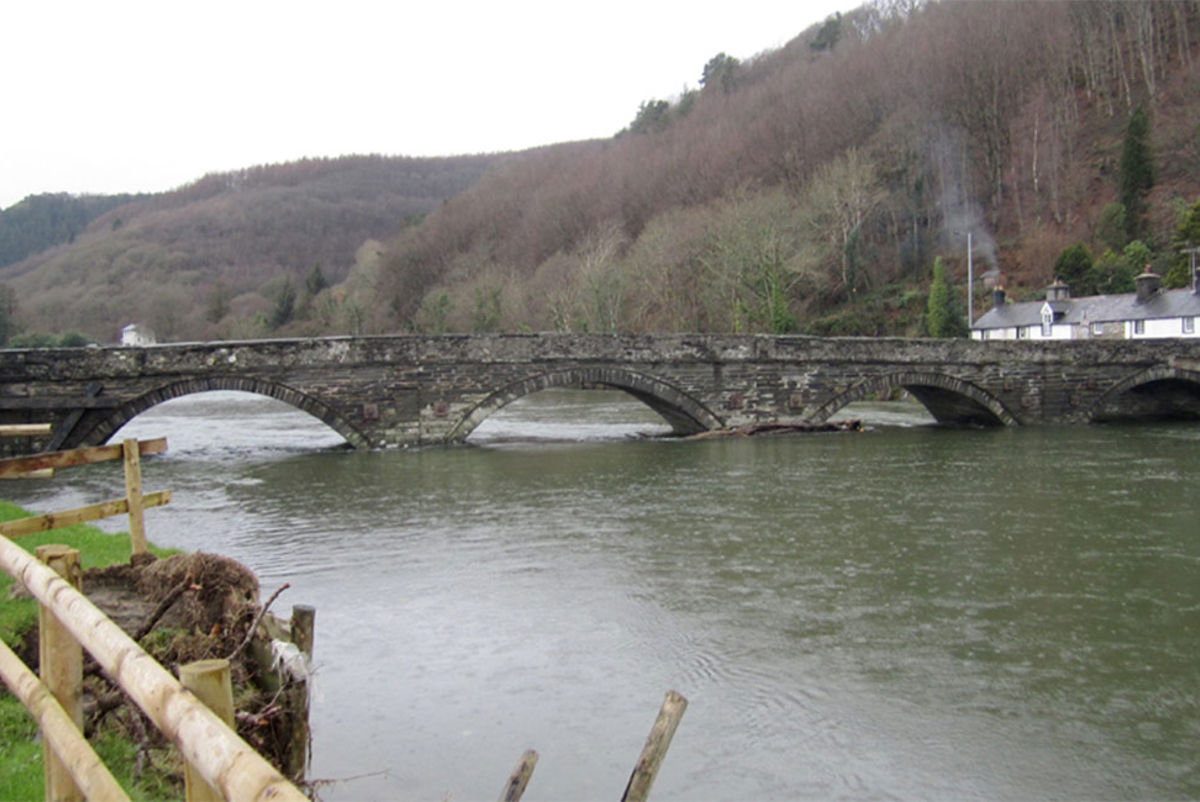 The old Dyfi Bridge