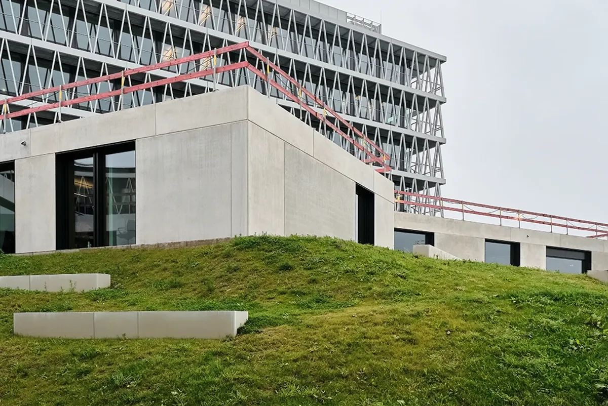 The buildings of the BRITA Campus are arranged in a clear geometry. © Arup