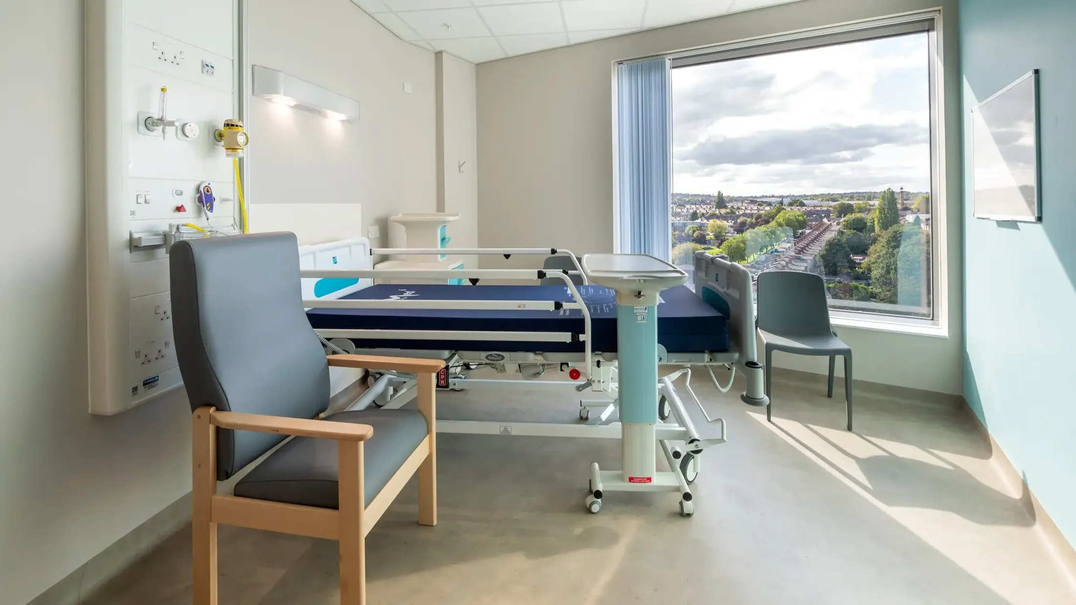 Patient room in the Midland Metropolitan University Hospital