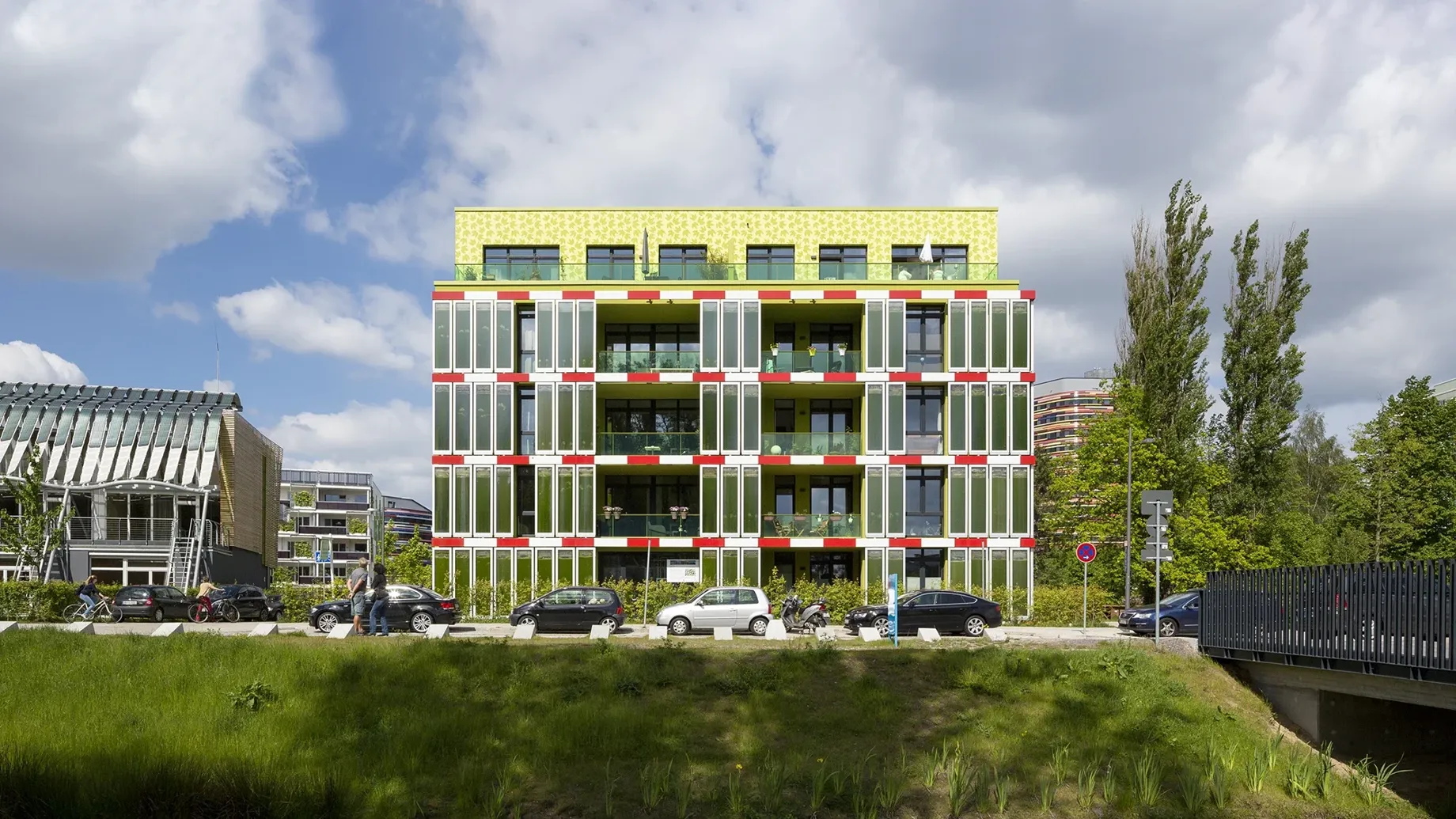 Front view of the BIQ House in Hamburg with the first bio-reactive façade. © Bernadette Grimmenstein